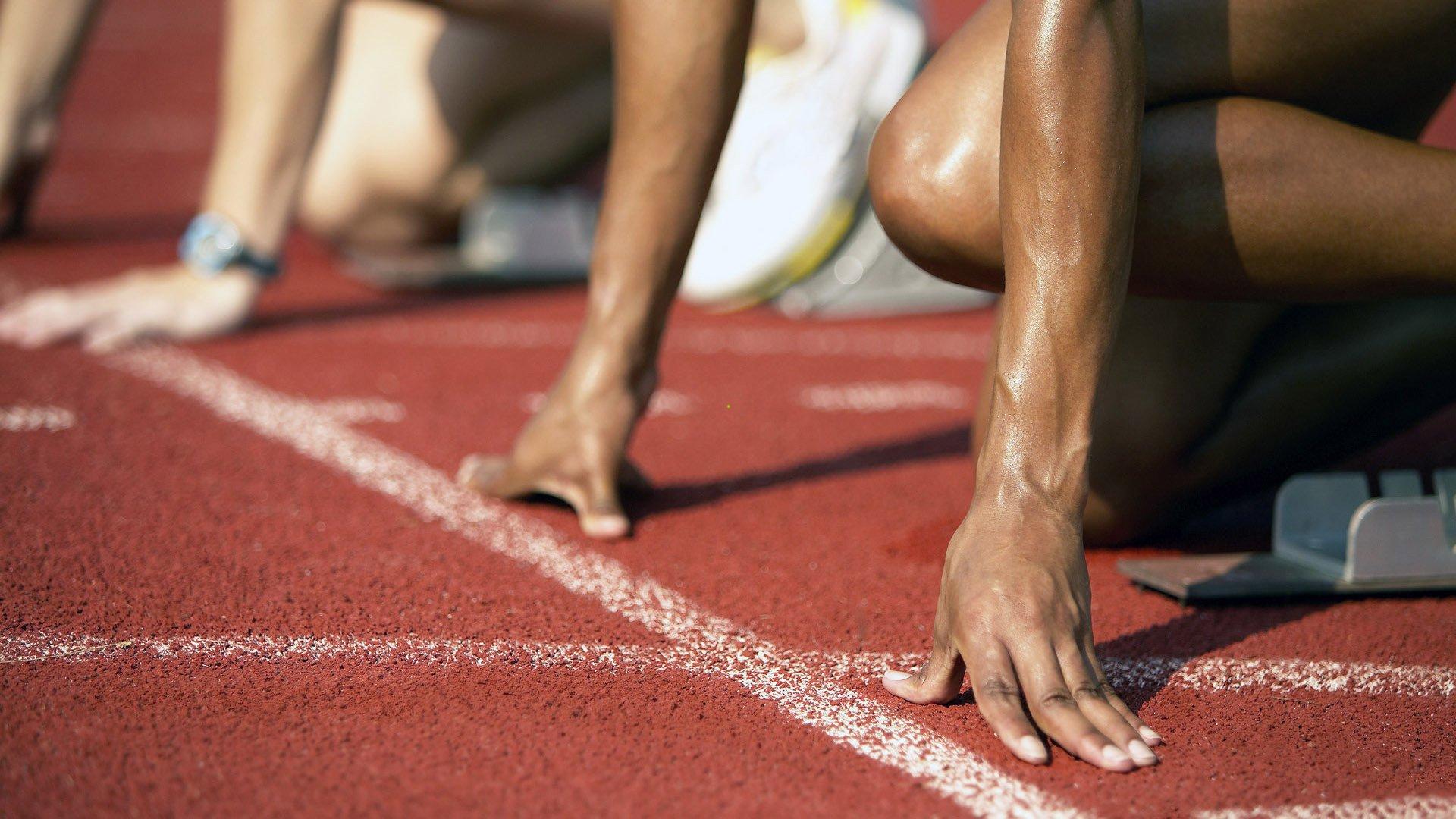 维斯塔潘强势夺冠，F1大奖赛西班牙站上演激烈角逐