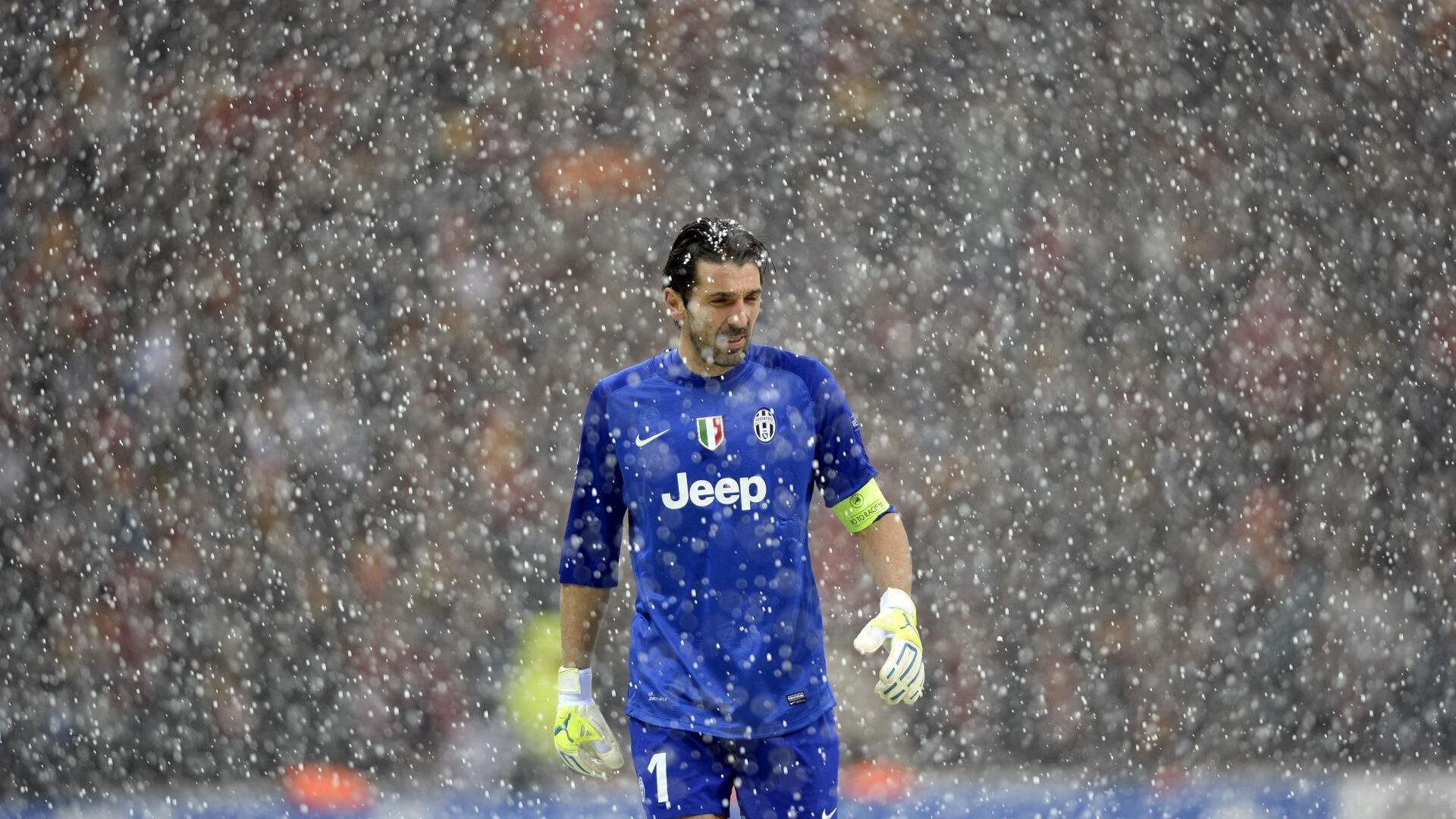 中国蝶泳新星闪耀国际泳联世锦赛，破纪录摘金创历史