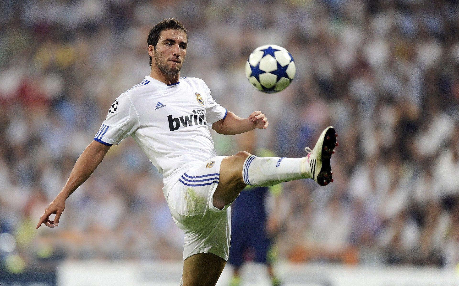 剪刀腿破门！埃泽攻破旧主球门，斩获阿森纳英超首球